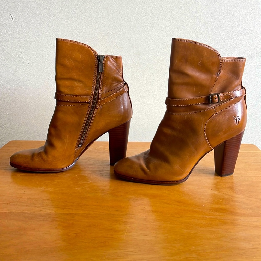 Size 8.5 high heel Frye booties. Discontinued design.